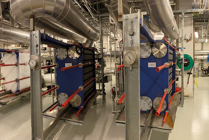 Machinehal met Alfa Laval platenwarmtewisselaars met pakkingen